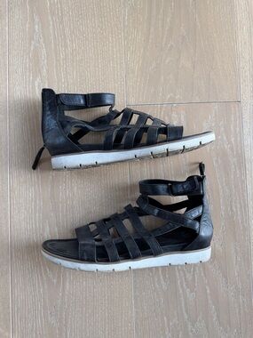 Sofft Black Strappy Gladiator Sandals Super Comfortable
